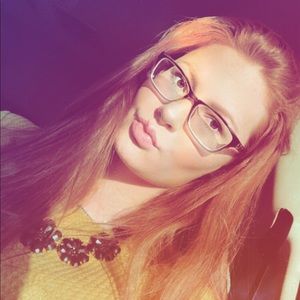 Meet your Posher, Chloe